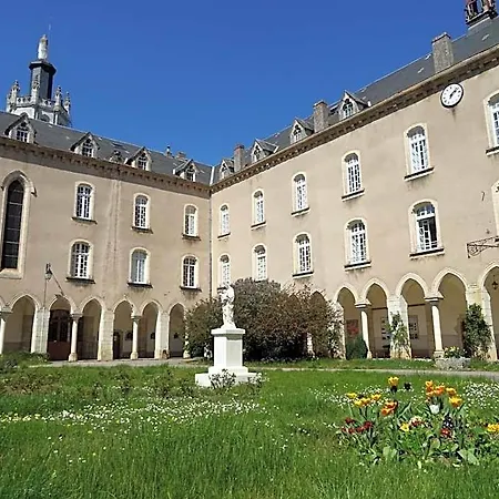 Le Grand Couvent De 3*